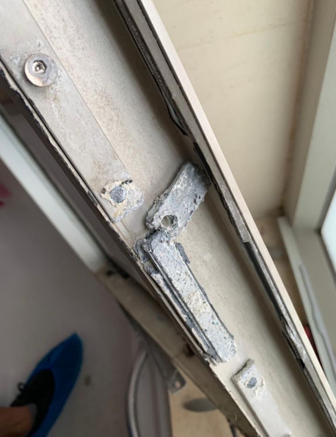 多點鎖鎖心斷裂