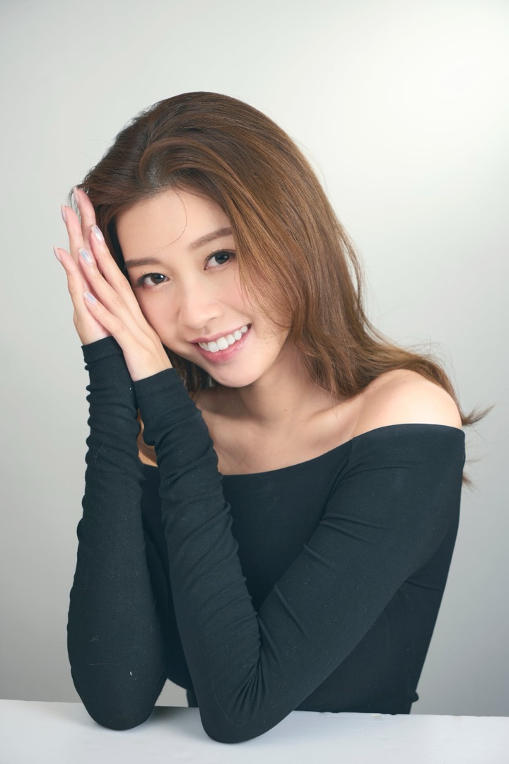 致力為女生打造最美的形象，在不同場合都能設計最合適的妝容，另外亦開設個人化妝班，歡迎查詢

