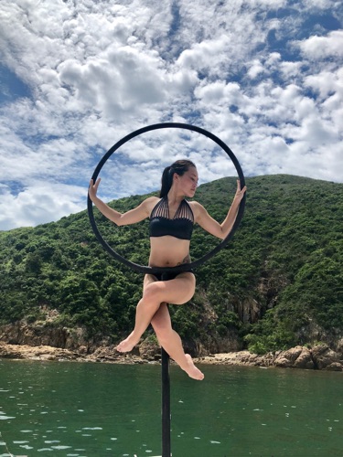 空中呼拉圈,空中絲帶,瑜珈